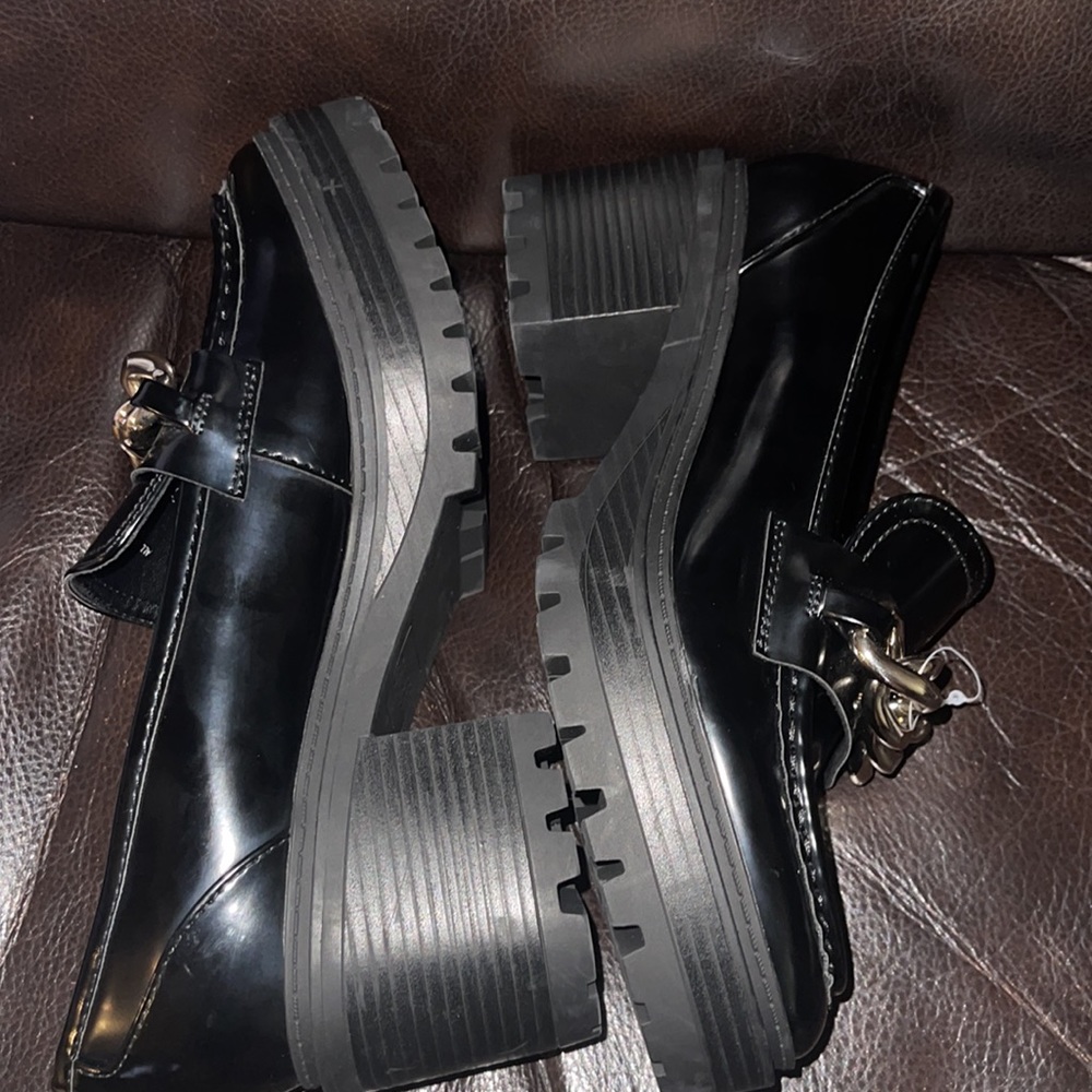 GUESS Plataform Loafers NWT - Picture 7 of 10